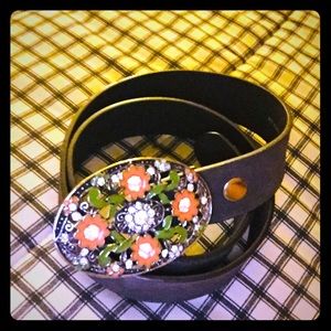 Brown strap with medium buckle